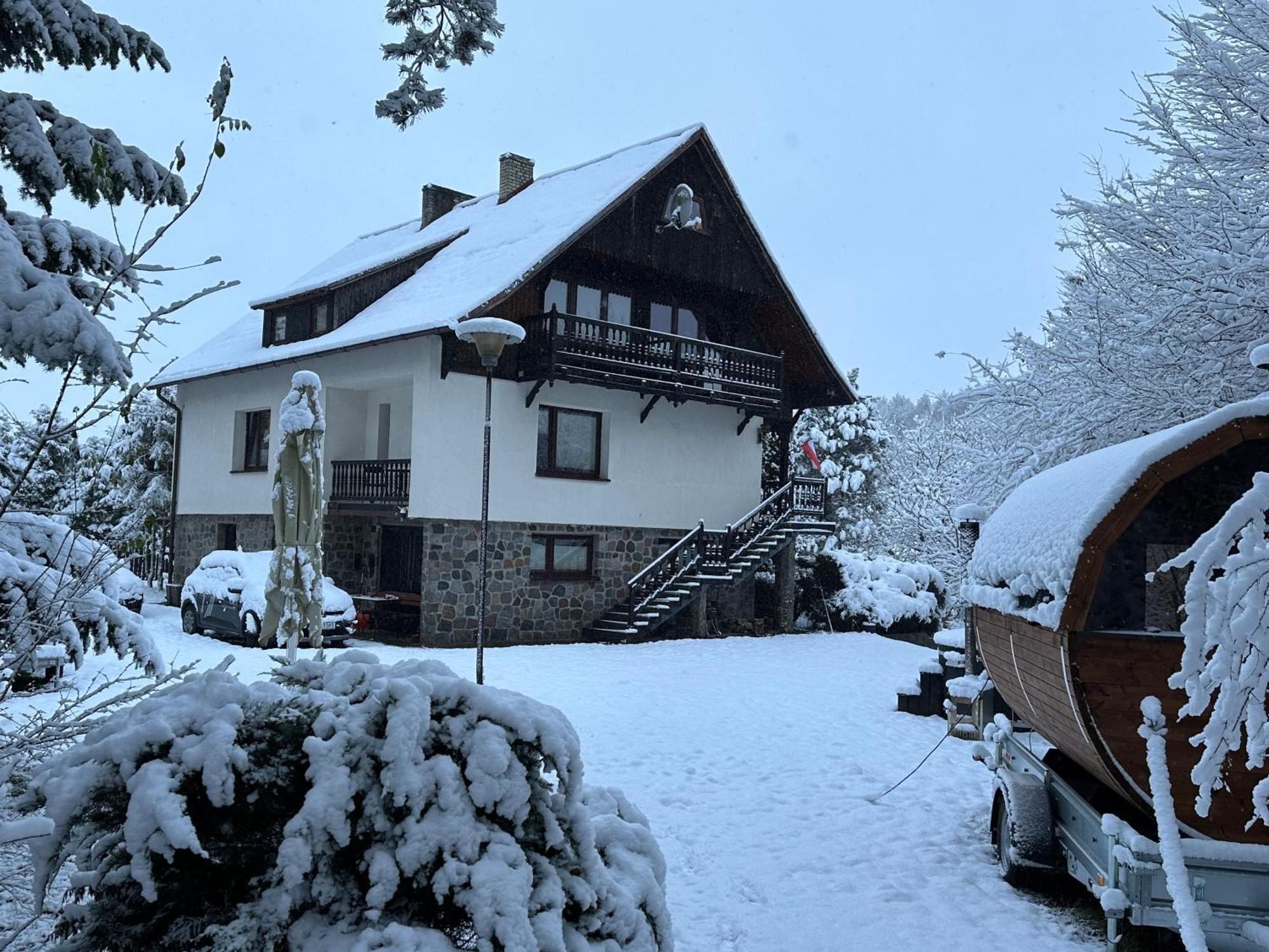 Lesniczowka Wiezyca I Domki Szymbark  Exteriér fotografie